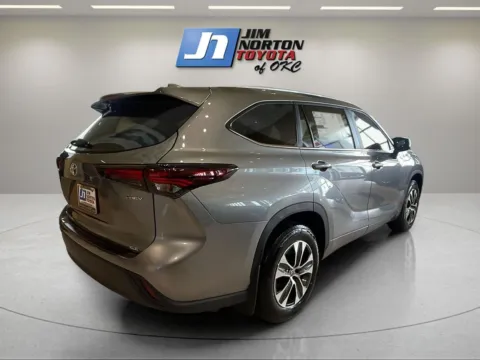 More photos of 2025 Toyota Highlander Hybrid XLE at Jim Norton Toyota Of OKC, OK