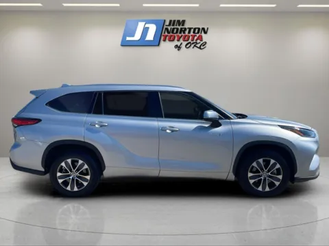 More photos of 2021 Toyota Highlander Hybrid XLE at Jim Norton Toyota Of OKC, OK