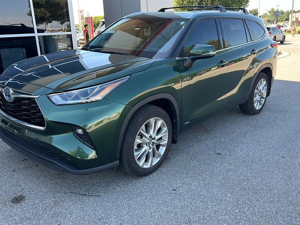 Green 2023 Toyota Highlander Hybrid Limited for sale in Oklahoma City, OK