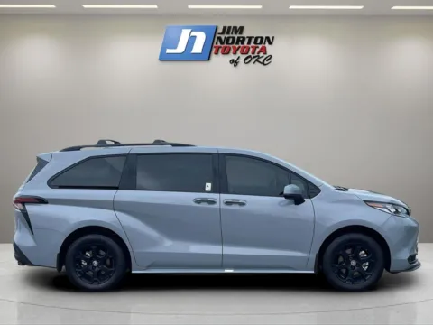 More photos of 2025 Toyota Sienna Woodland Edition at Jim Norton Toyota Of OKC, OK