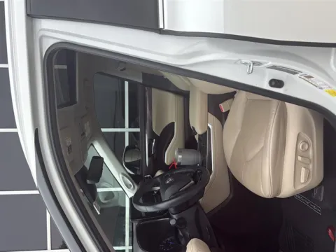 More photos of 2021 Toyota Highlander Hybrid Limited at Jim Norton Toyota Of OKC, OK