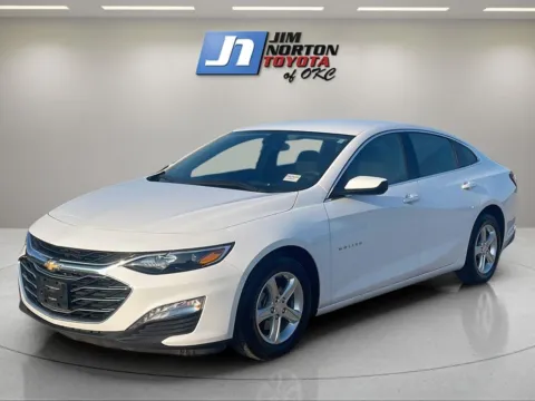 White 2022 Chevrolet Malibu LT for sale in Oklahoma City, OK