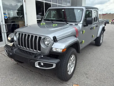 Silver 2021 Jeep Gladiator Sport S for sale in Oklahoma City, OK