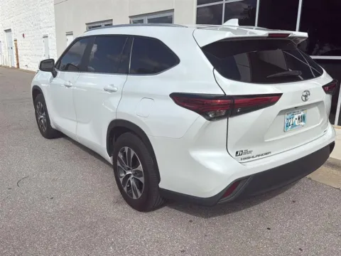 More photos of 2023 Toyota Highlander XLE at Jim Norton Toyota Of OKC, OK
