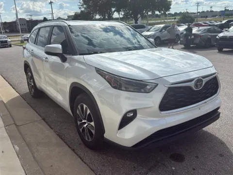 Photos of 2023 Toyota Highlander XLE for sale in Oklahoma City, OK at Jim Norton Toyota Of OKC
