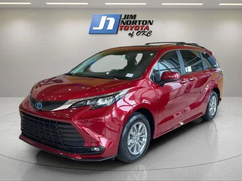 Red 2025 Toyota Sienna XLE for sale in Oklahoma City, OK