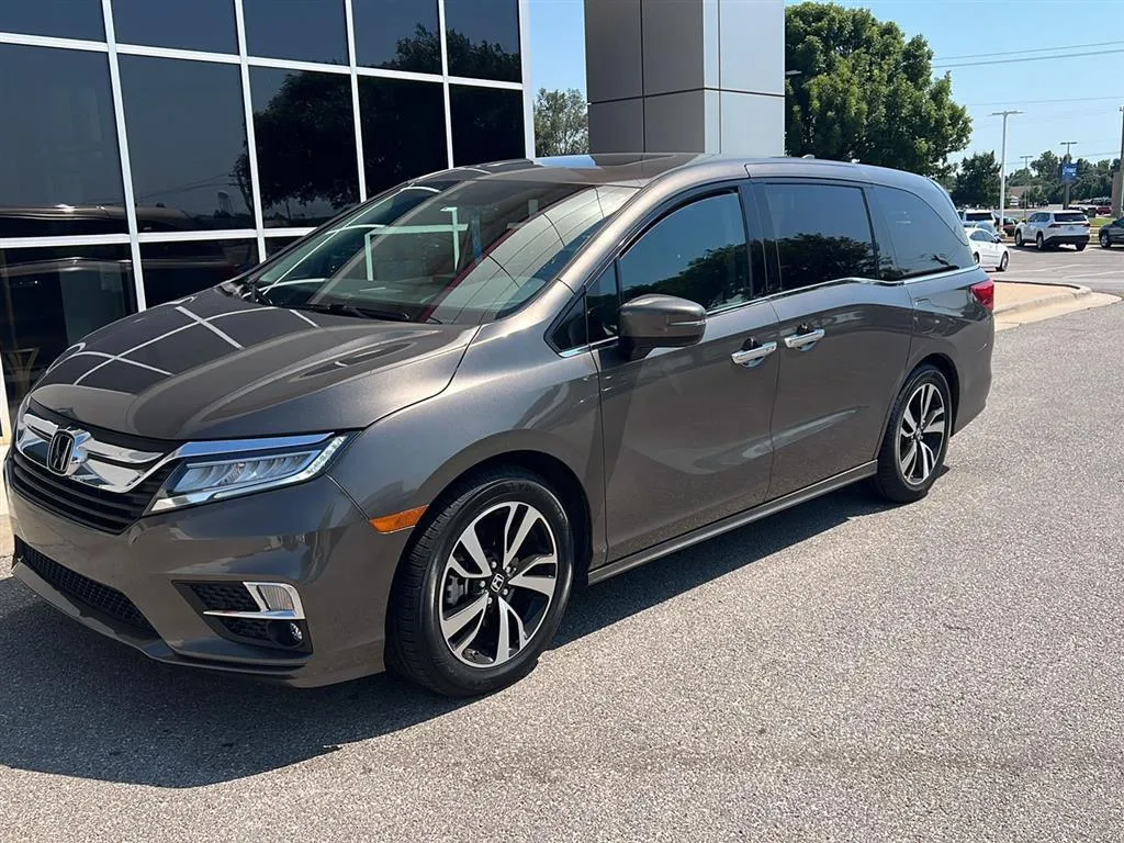 Beige 2018 Honda Odyssey Elite for sale in Oklahoma City, OK
