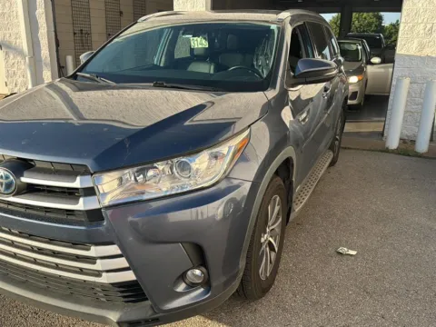 Blue 2019 Toyota Highlander Hybrid XLE for sale in Oklahoma City, OK
