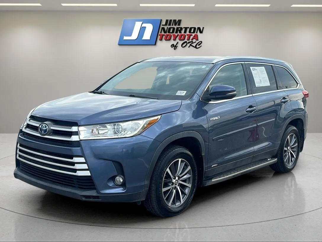 Blue 2019 Toyota Highlander Hybrid XLE for sale in Oklahoma City, OK