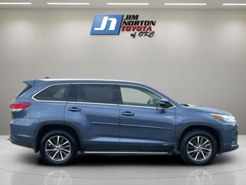 More photos of 2019 Toyota Highlander Hybrid XLE at Jim Norton Toyota Of OKC, OK