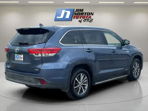 More photos of 2019 Toyota Highlander Hybrid XLE at Jim Norton Toyota Of OKC, OK