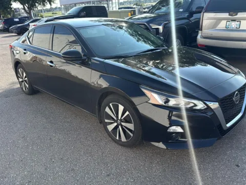 Photos of 2020 Nissan Altima 2.5 SL for sale in Oklahoma City, OK at Jim Norton Toyota Of OKC