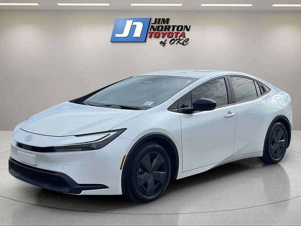 White 2024 Toyota Prius LE for sale in Oklahoma City, OK