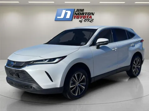 White 2023 Toyota Venza LE for sale in Oklahoma City, OK