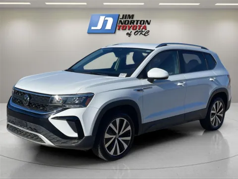 White 2023 Volkswagen Taos SE for sale in Oklahoma City, OK