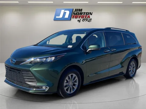 Green 2024 Toyota Sienna XLE for sale in Oklahoma City, OK