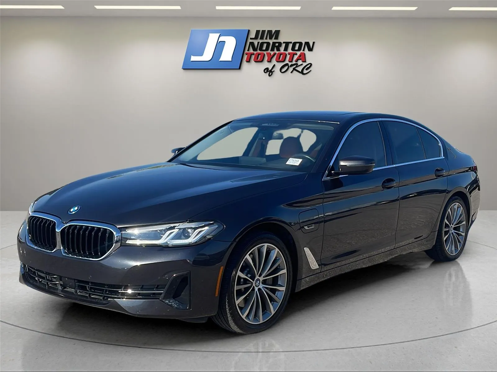 Gray 2022 BMW 5 Series 530e xDrive for sale in Oklahoma City, OK