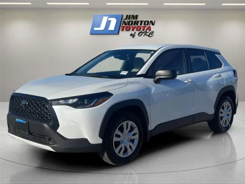 White 2024 Toyota Corolla Cross L for sale in Oklahoma City, OK