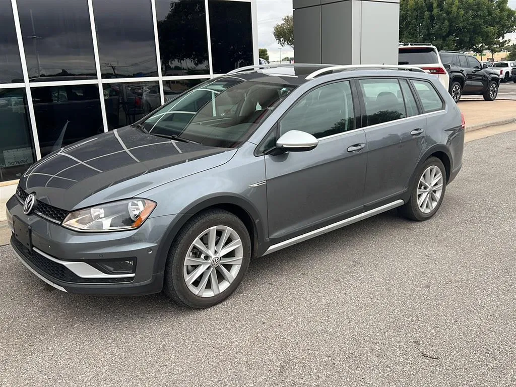 Gray 2017 Volkswagen Golf Alltrack SE for sale in Oklahoma City, OK