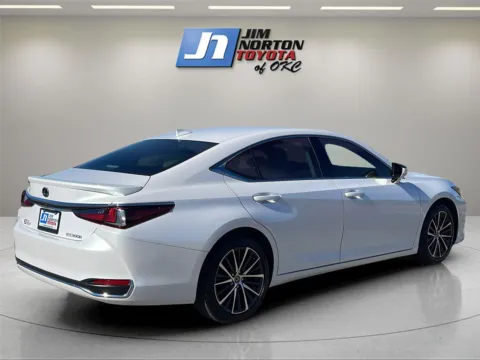More photos of 2024 Lexus ES 300h at Jim Norton Toyota Of OKC, OK