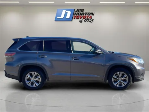 More photos of 2015 TOYOTA Highlander XLE at Jim Norton Toyota Of OKC, OK