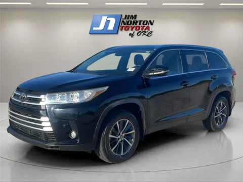 Black 2019 Toyota Highlander XLE for sale in Oklahoma City, OK