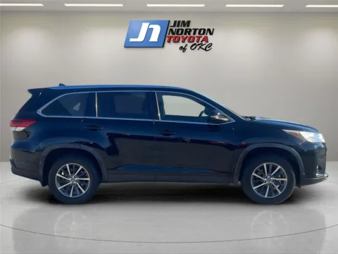More photos of 2019 Toyota Highlander XLE at Jim Norton Toyota Of OKC, OK