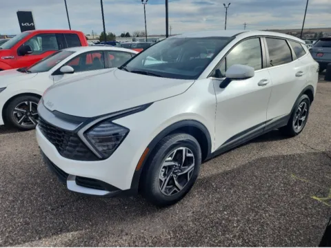 White 2024 Kia Sportage LX for sale in Cheyenne, WY