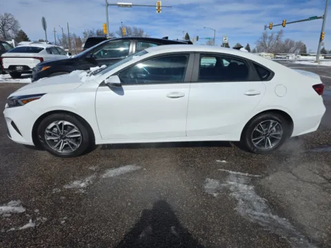 White 2023 Kia Forte LXS for sale in Cheyenne, WY