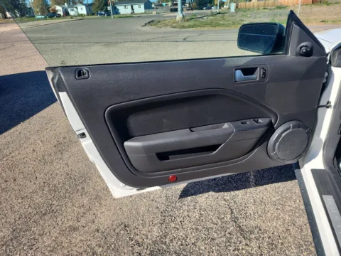 More photos of 2005 Ford Mustang at Kia of Cheyenne, WY