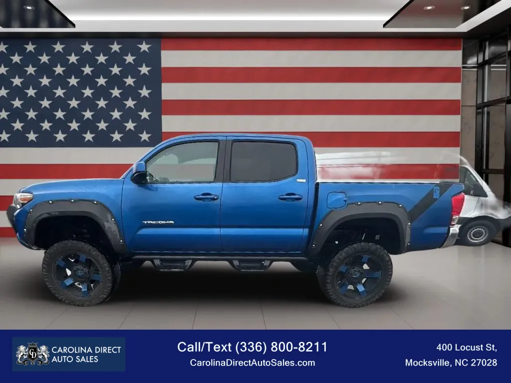 2016 Toyota Tacoma SR5's photo