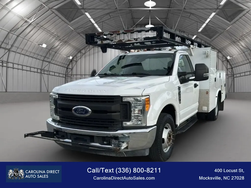 2017 Ford F-350 Super Duty Chassis Cab
