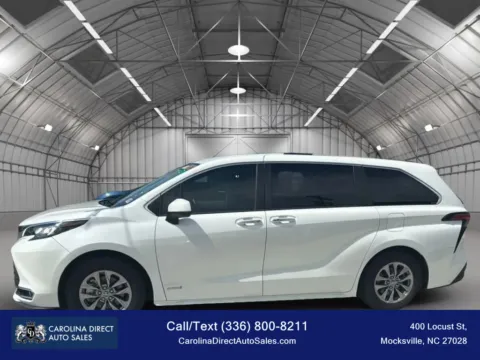 White 2021 Toyota Sienna XLE Minivan 4D for sale in Mocksville, NC