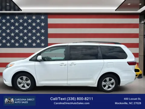 White 2017 Toyota Sienna LE Minivan 4D for sale in Mocksville, NC