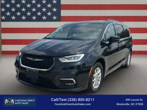 Black 2022 Chrysler Pacifica Touring L Van 4D for sale in Mocksville, NC