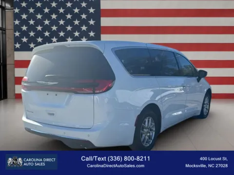 More photos of 2025 Chrysler Pacifica Select Van 4D at Carolina Direct Auto Sales, NC