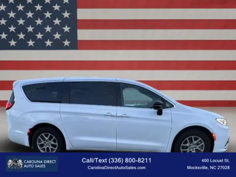 White 2025 Chrysler Pacifica Select Van 4D for sale in Mocksville, NC