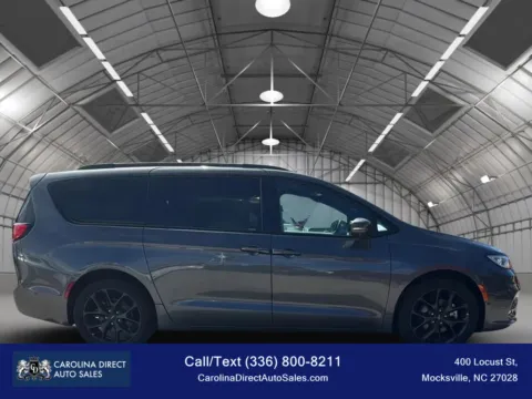 More photos of 2022 Chrysler Pacifica Limited Van 4D at Carolina Direct Auto Sales, NC
