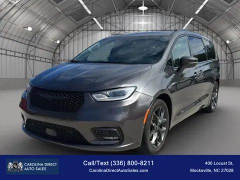 Gray 2022 Chrysler Pacifica Limited Van 4D for sale in Mocksville, NC