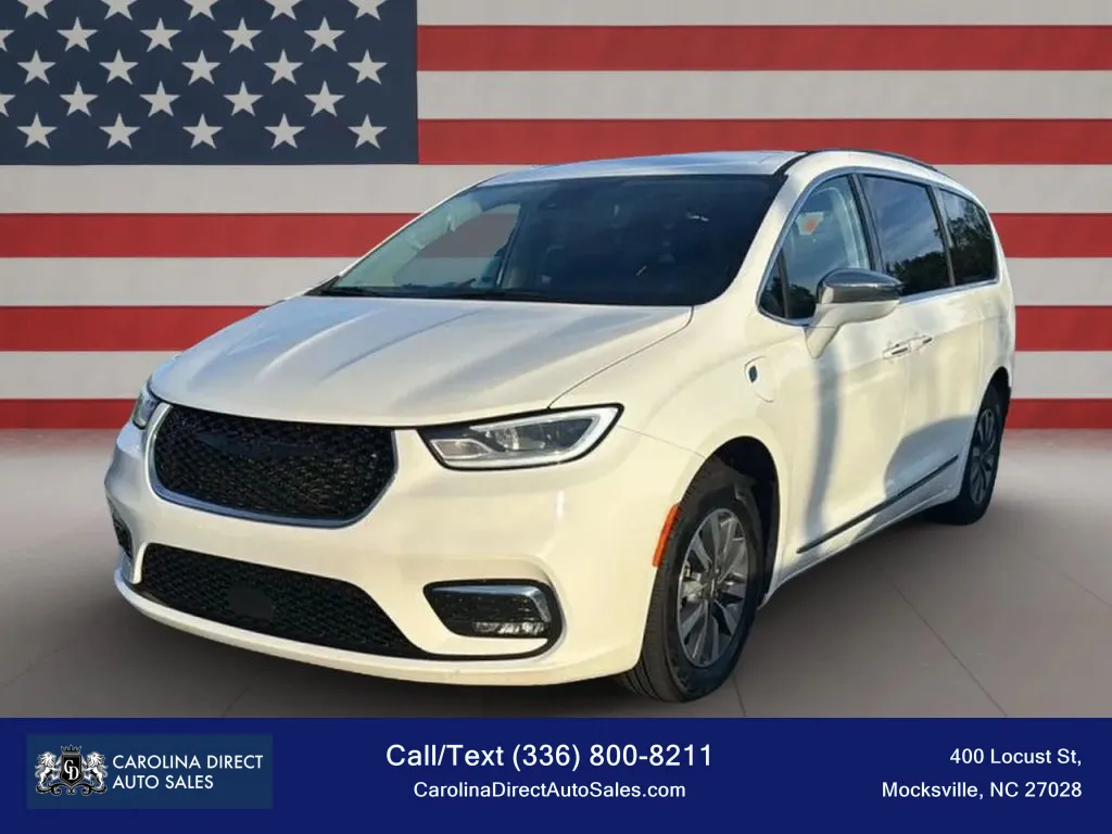 White 2021 Chrysler Pacifica Hybrid Limited Van 4D for sale in Mocksville, NC