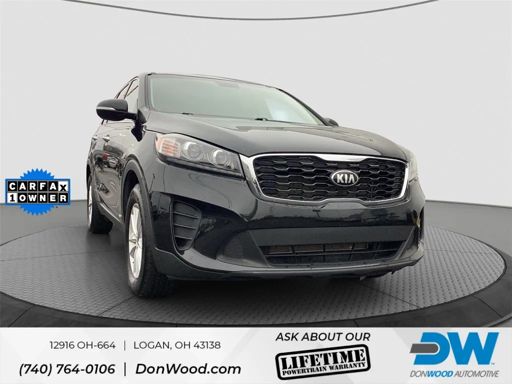 2020 Kia Sorento LX's photo