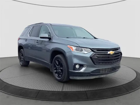 Gray 2020 Chevrolet Traverse 3LT for sale in Logan, OH