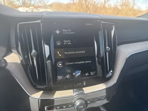 More photos of 2020 Volvo XC60 T5 Inscription at Don Wood Chevrolet, OH