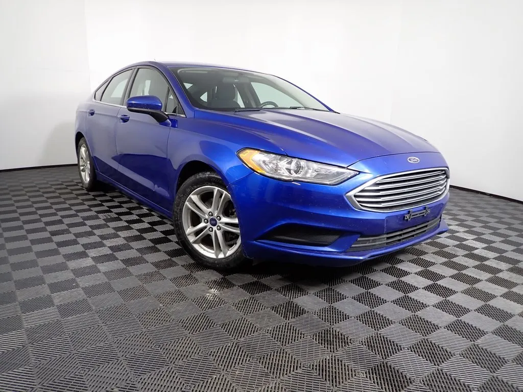 Blue 2018 Ford Fusion SE for sale in Logan, OH