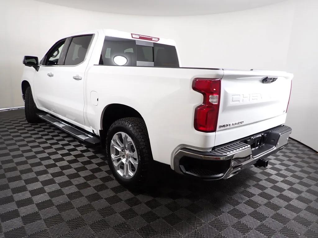 Chevrolet Silverado photo 13