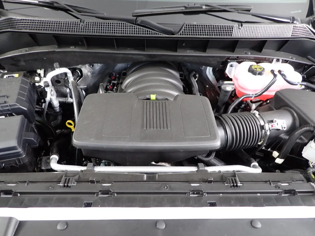 Chevrolet Silverado photo 9