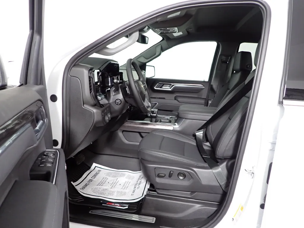 Chevrolet Silverado photo 21