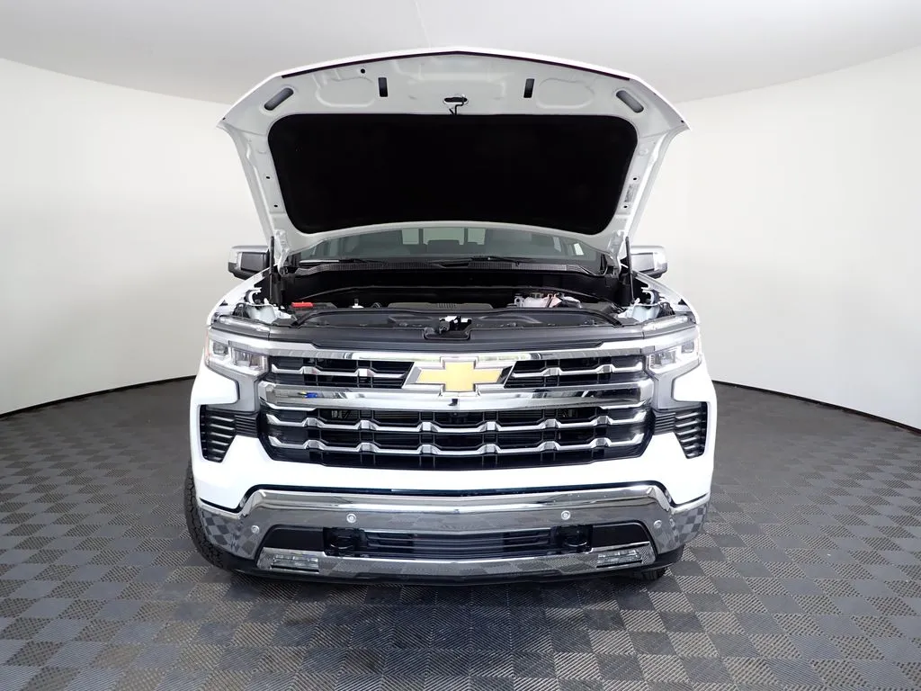 2026 Chevrolet Silverado 1500 LTZ - Photo 8