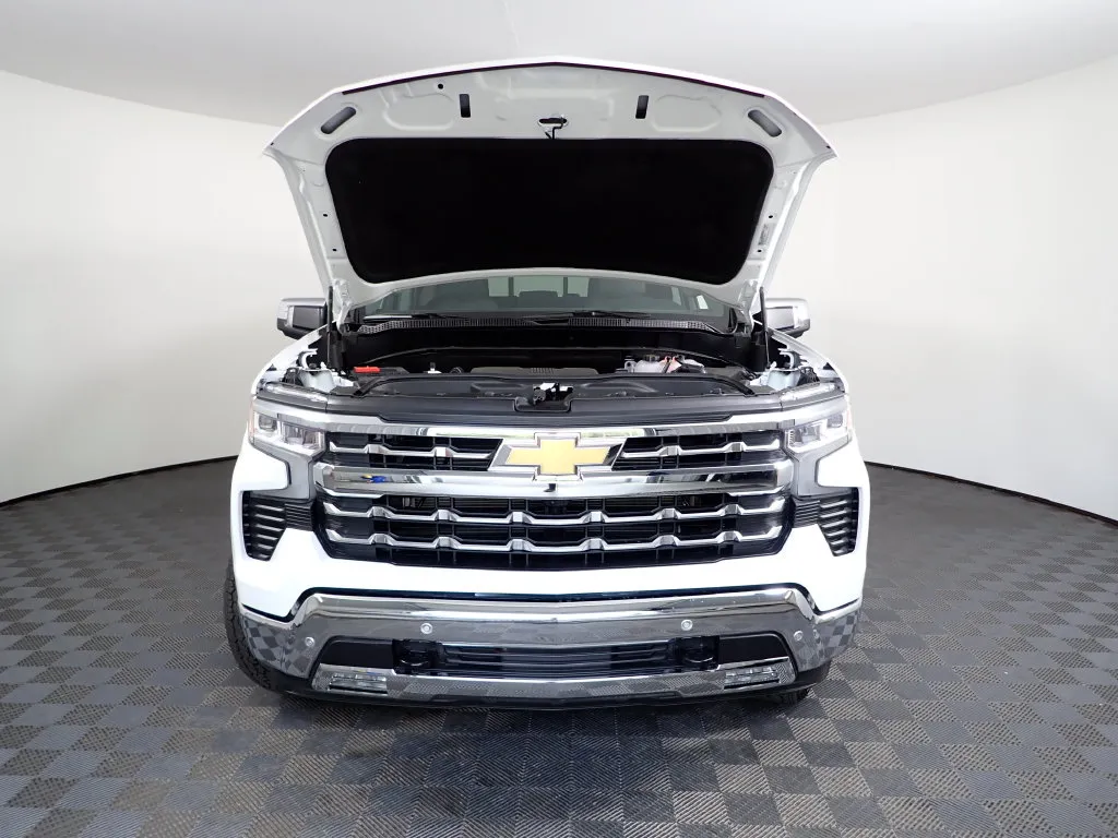 Chevrolet Silverado photo 8