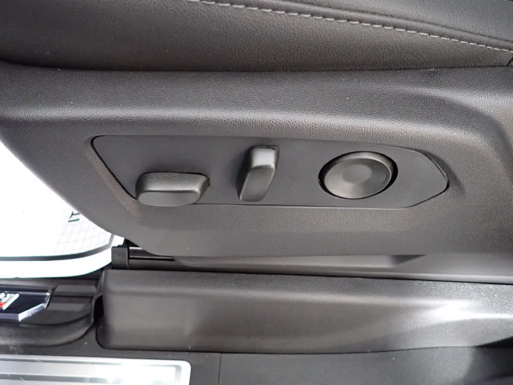 Chevrolet Silverado photo 22